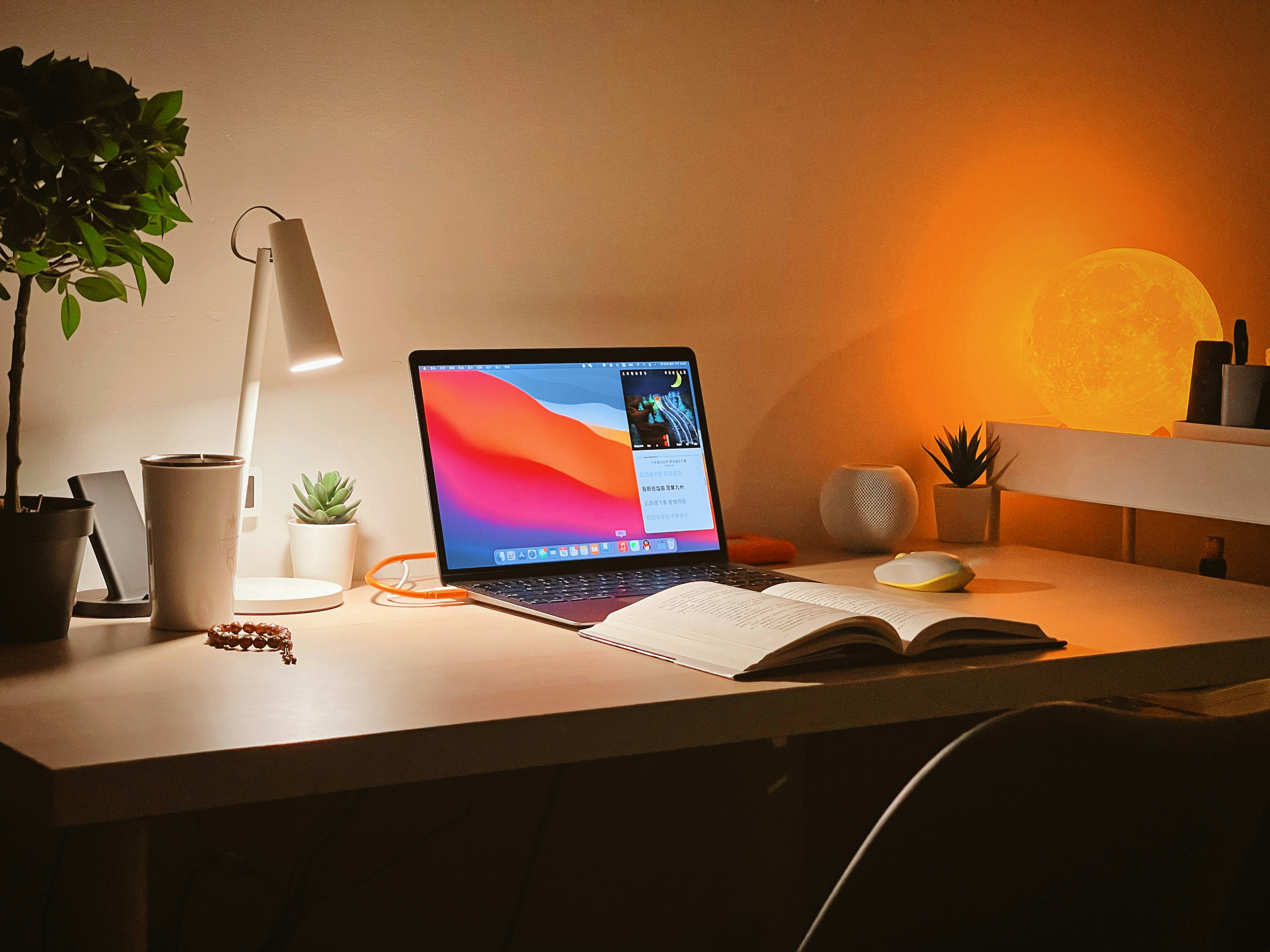 Your Best Creative Ideas Won’t Find You at Your Desk